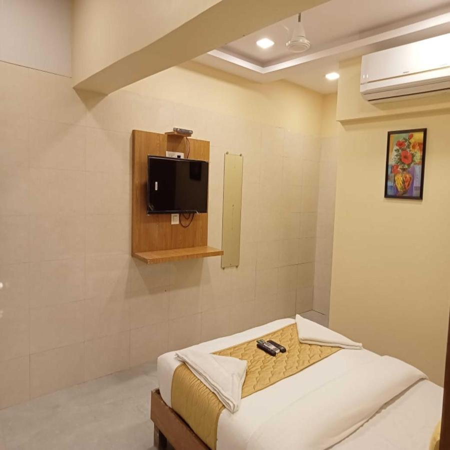 Hotel New Sarah Inn, Andheri West 뭄바이 외부 사진