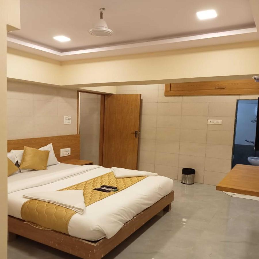 Hotel New Sarah Inn, Andheri West 뭄바이 외부 사진