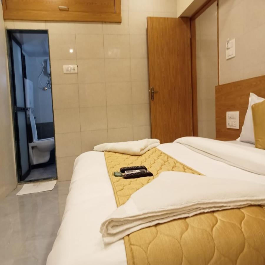 Hotel New Sarah Inn, Andheri West 뭄바이 외부 사진