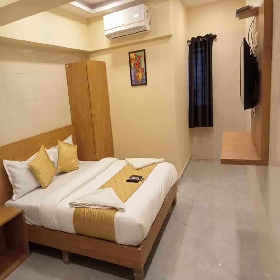 Hotel New Sarah Inn, Andheri West 뭄바이 외부 사진
